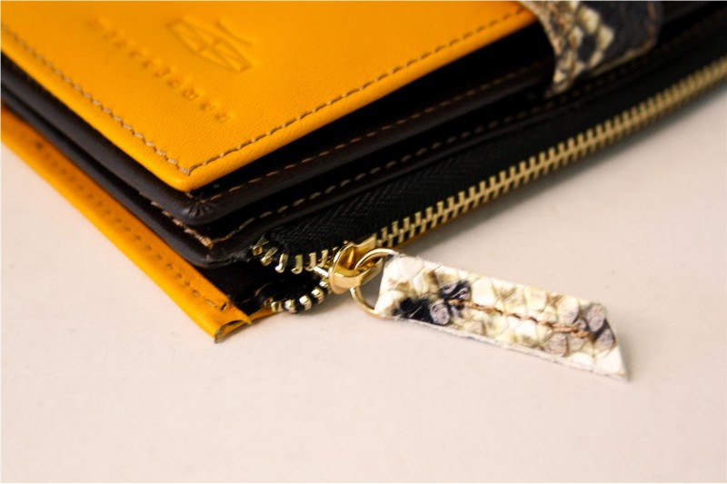 BILLETERO MISCELANEA MOSTAZA