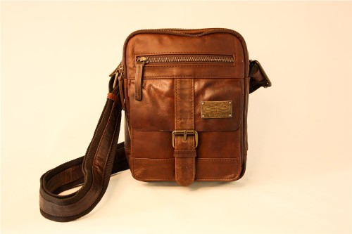 BOLSO MISCELANEA ARAMIS CUERO