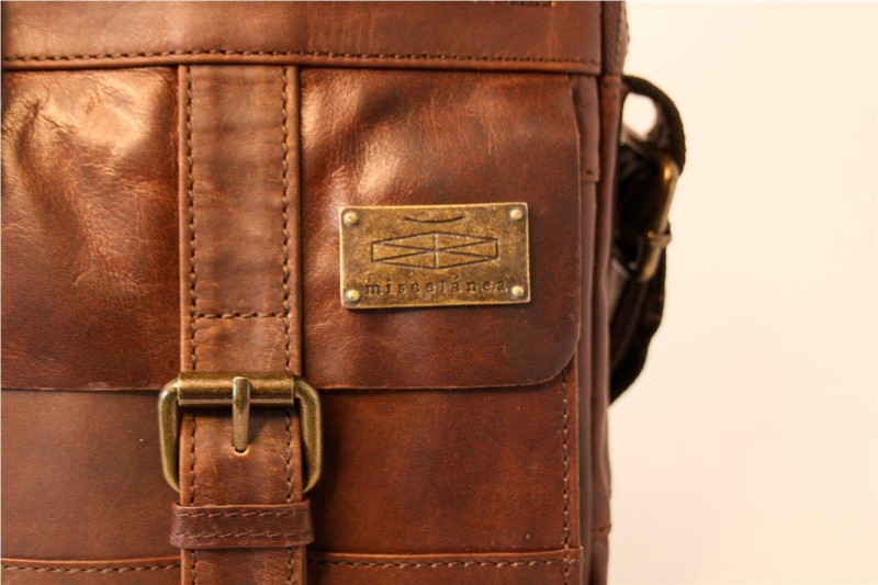 BOLSO MISCELANEA ARAMIS CUERO