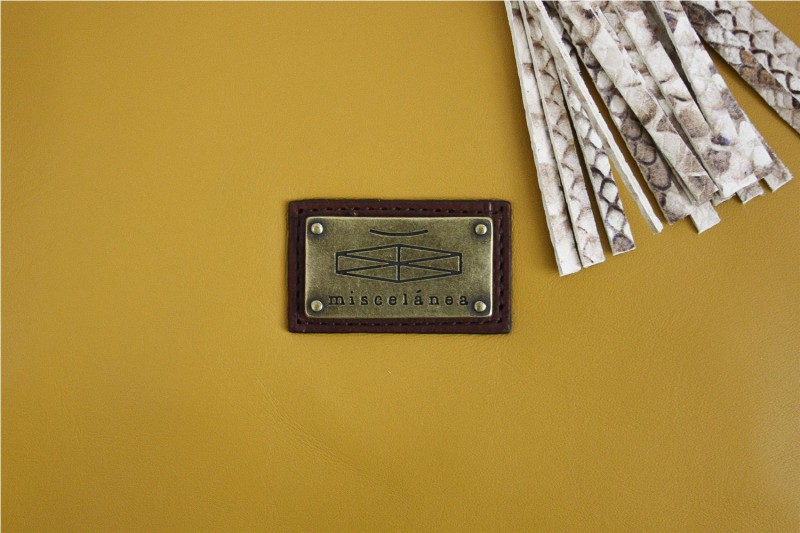 BOLSO MISCELANEA ARIANE MOSTAZA