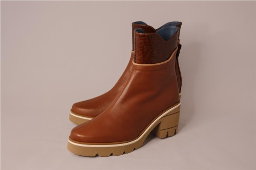 BOTINES MISCELANEA CUERO