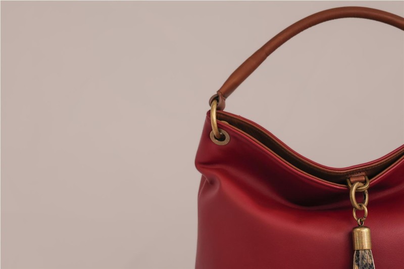 BOLSO MISCELANEA ARIANE BURDEOS 2