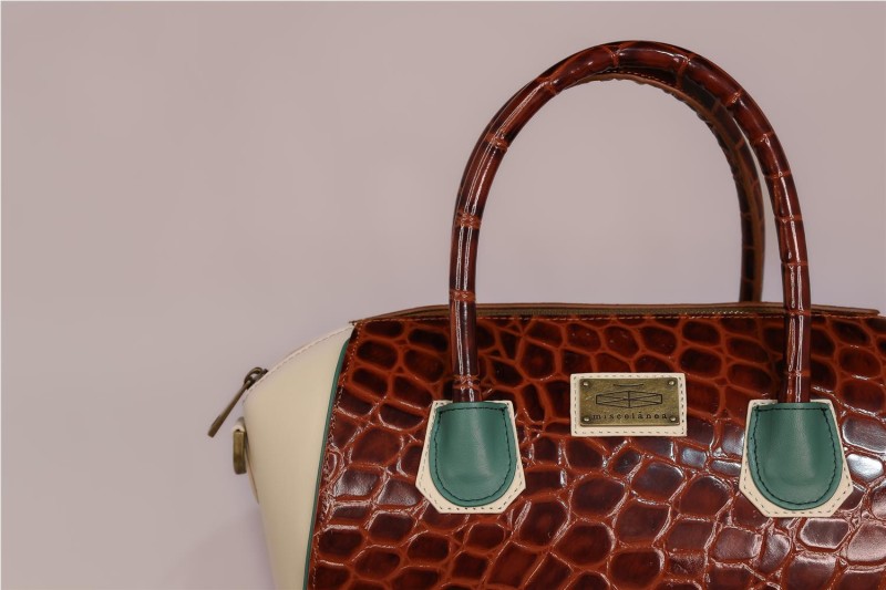 BOLSO MISCELANEA MARIETTE CUERO 2