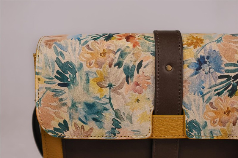 BOLSO MISCELANEA CECILE MOSTAZA 2