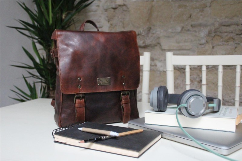 MOCHILA MISCELANEA PIERS CUERO 2