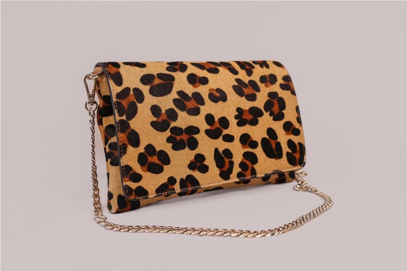 CARTERA MISCELANEA LILOU LEO