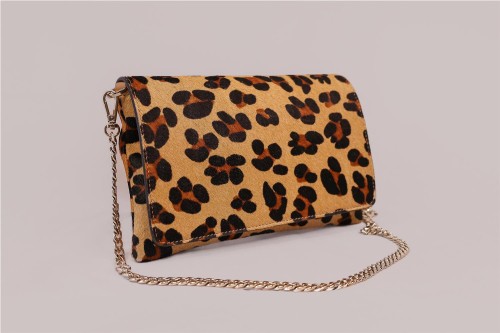 CARTERA MISCELANEA LILOU LEO