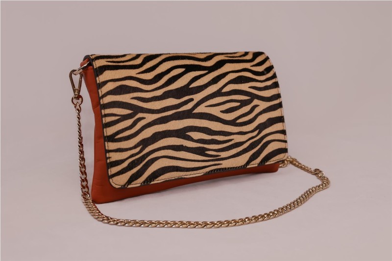 CARTERA MISCELANEA LILOU 