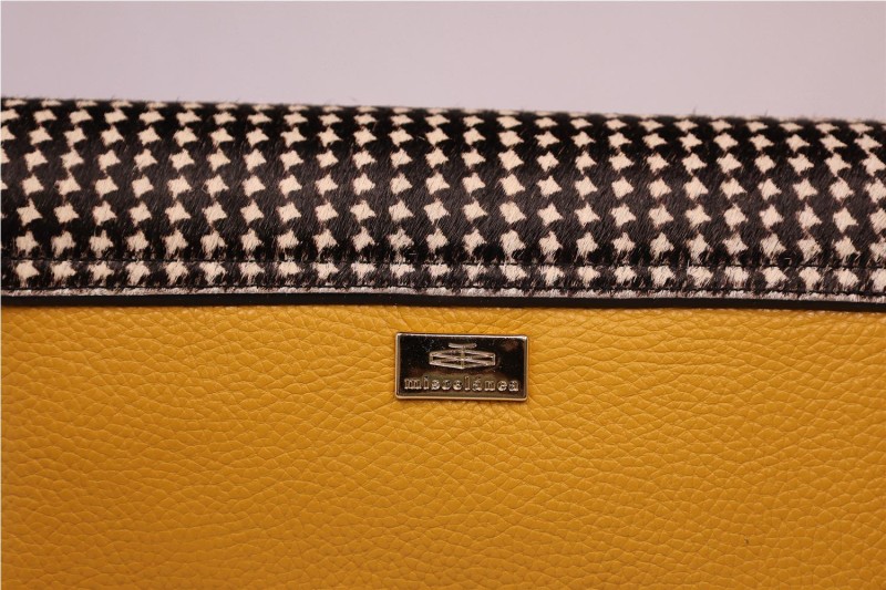 CARTERA MISCELANEA LILOU 