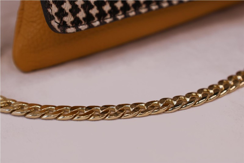 CARTERA MISCELANEA LILOU 