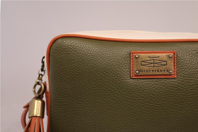 BOLSO MISCELANEA MADELEINE KAKI 2