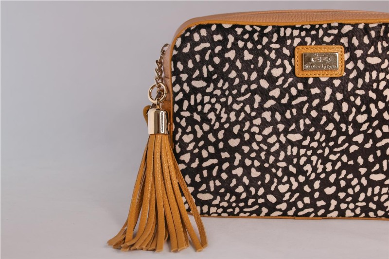 BOLSO MISCELANEA MADELEINE MOSTAZA 2