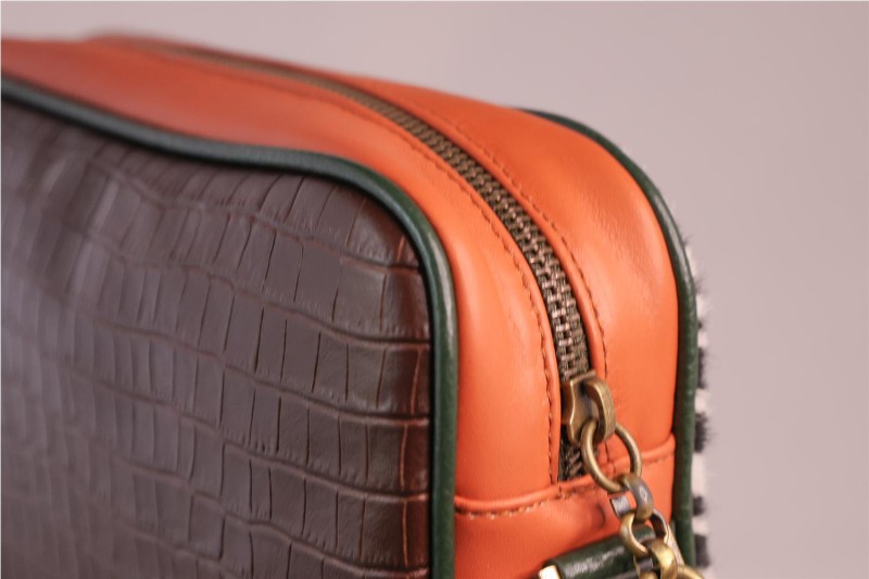 BOLSO MISCELANEA MADELEINE ISEL MATTONE