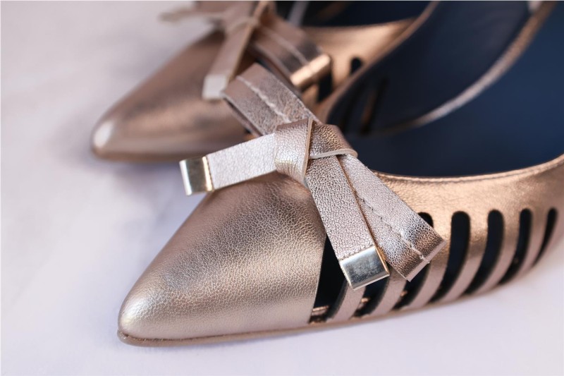 ZAPATOS MISCELANEA ORO