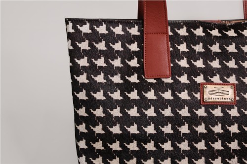 BOLSO MISCELANEA YOLANTHE PATA GALLO