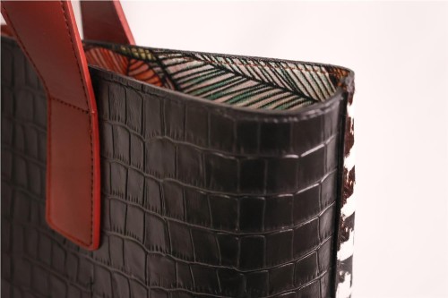 BOLSO MISCELANEA YOLANTHE PATA GALLO