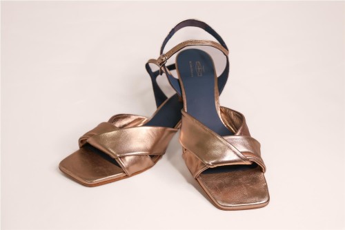 ZAPATOS MISCELANEA ORO