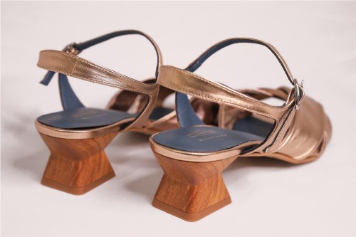 ZAPATOS MISCELANEA ORO