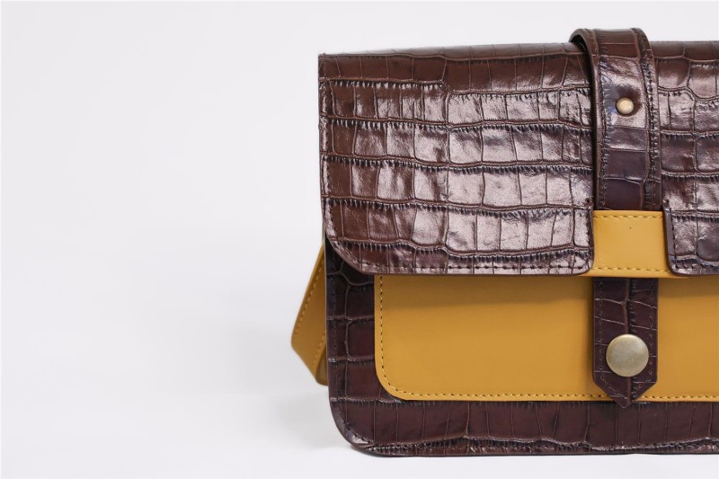 BOLSO MISCELANEA CECILE MARRON 2