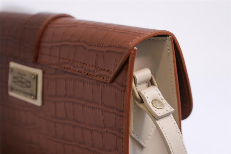 BOLSO MISCELANEA CECILE CUERO
