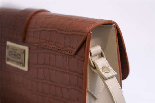 BOLSO MISCELANEA CECILE CUERO