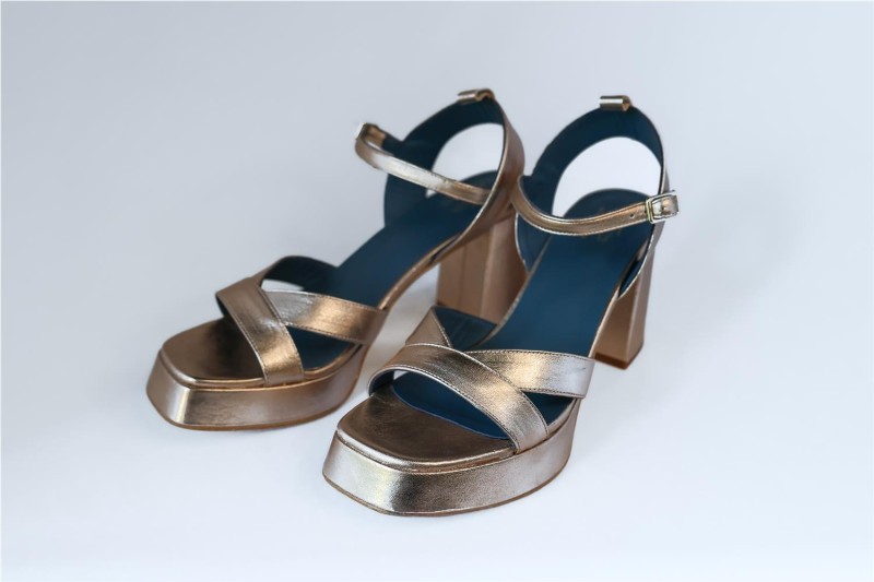 ZAPATOS MISCELANEA ORO