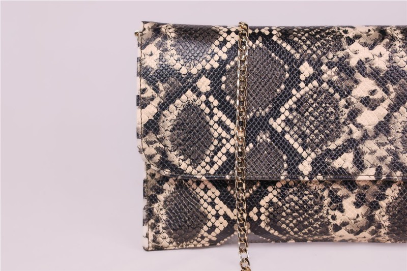 BOLSO CARTERA MISCELANEA ALMOND 2