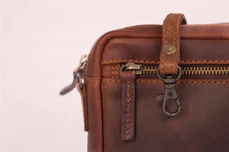 BOLSO MANO MISCELANEA CUERO 2