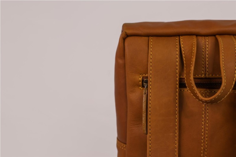 MOCHILA MISCELANEA MOSTAZA