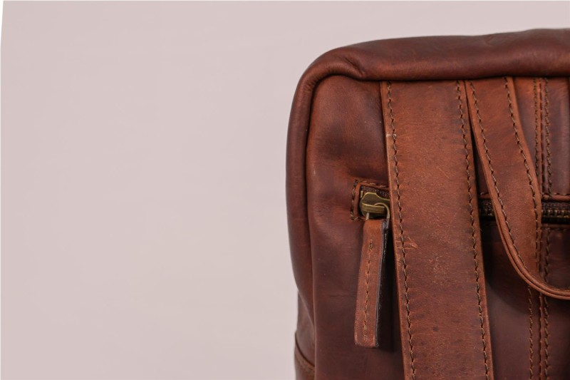 MOCHILA MISCELANEA CUERO