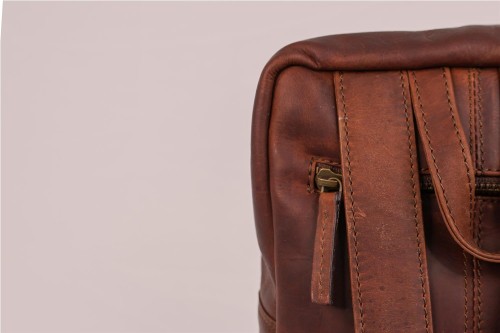 MOCHILA MISCELANEA CUERO