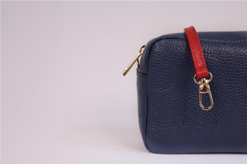 Bolso Bandolera Miscelánea de Piel: Estilo y Sofisticación Compacta