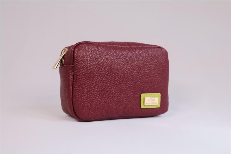 Bolso Bandolera Miscelánea de Piel: Estilo y Sofisticación Compacta