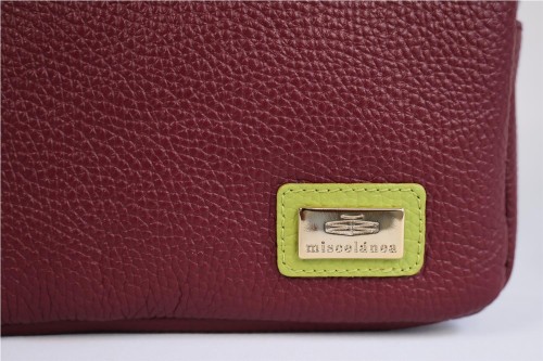 Bolso Bandolera Miscelánea de Piel: Estilo y Sofisticación Compacta