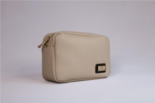Bolso Bandolera Miscelánea de Piel: Estilo y Sofisticación Compacta