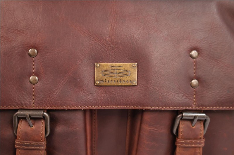 BOLSO MISCELANEA OLIVIER CUERO 2