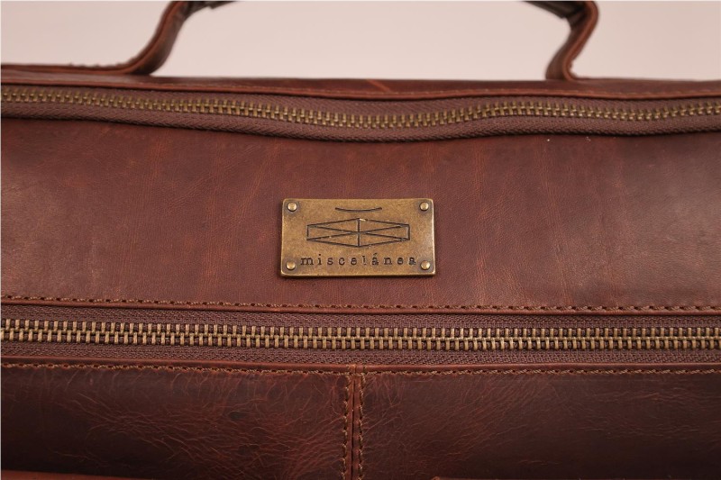 BOLSO MISCELANEA THEODORE CUERO 2