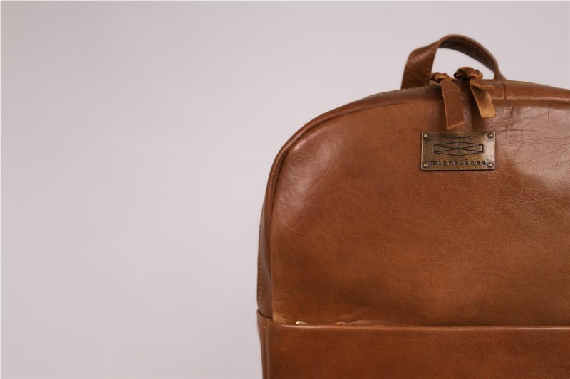 MOCHILA MISCELANEA COGNAC