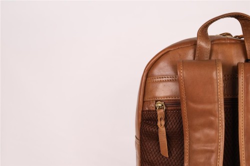 MOCHILA MISCELANEA COGNAC