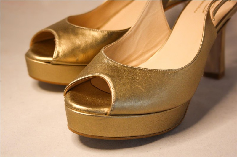 ZAPATOS MISCELANEA ORO