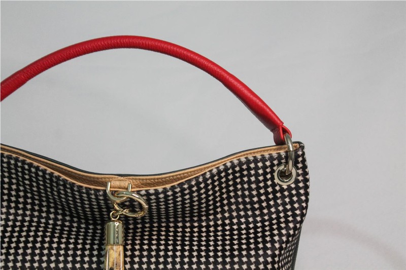 BOLSO MISCELANEA ARIANE PATA GALLO 2